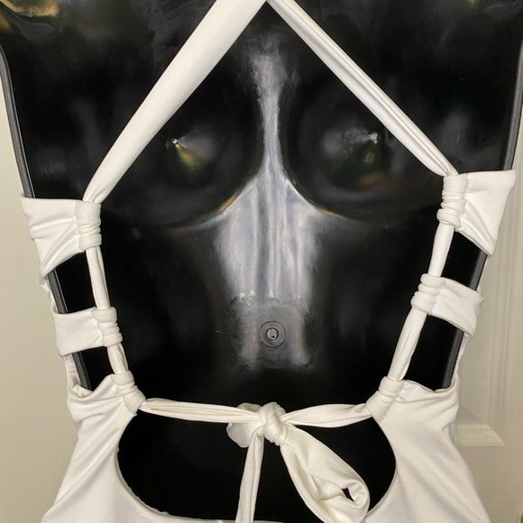 BECCA color code skylar plunge one piece open tie back swimsuit size Medium - Picture 4 of 8